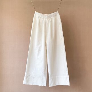 Kora straight pants 09.